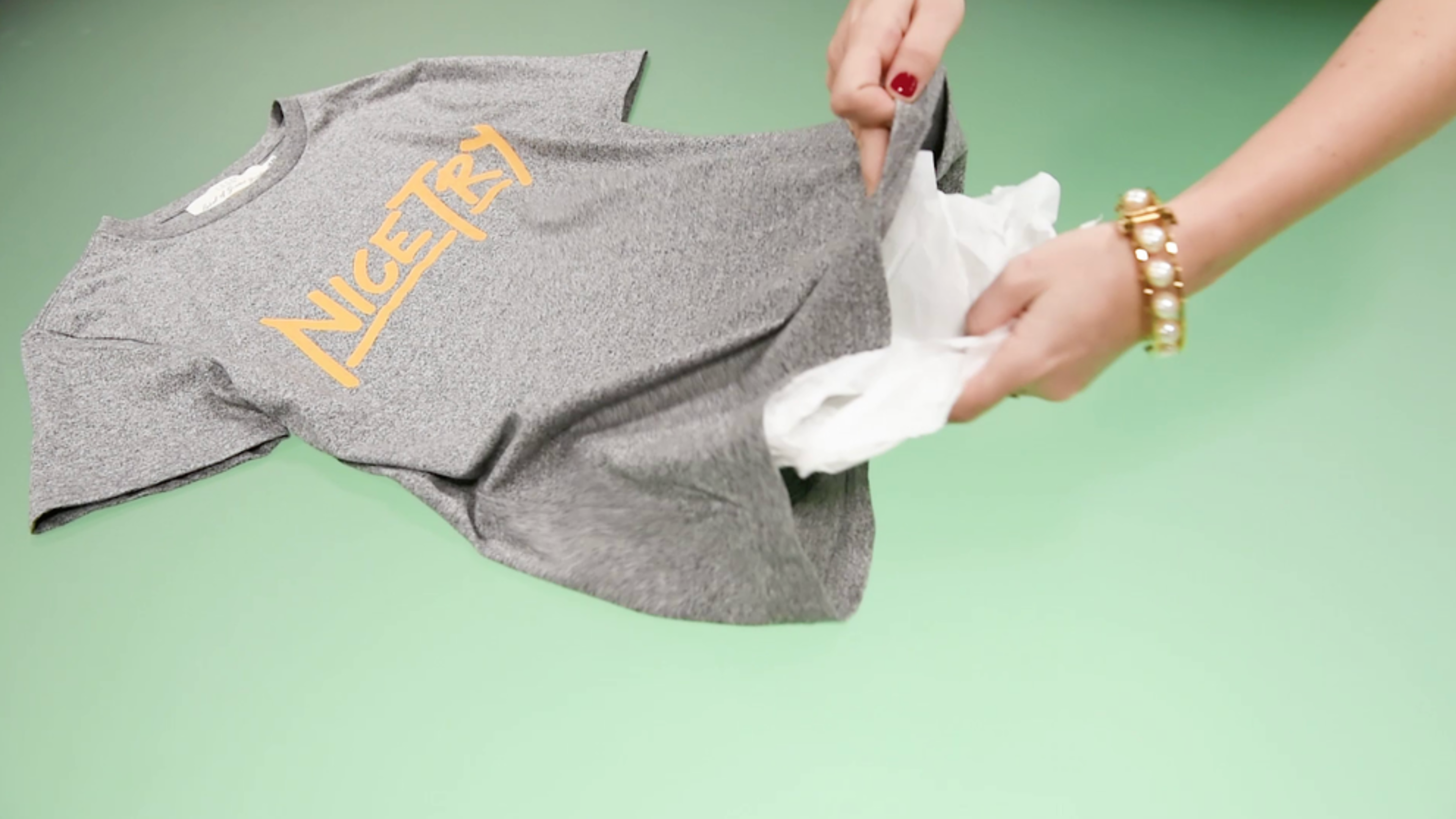 t-shirt-flat lay-e-commerce photography.png.png