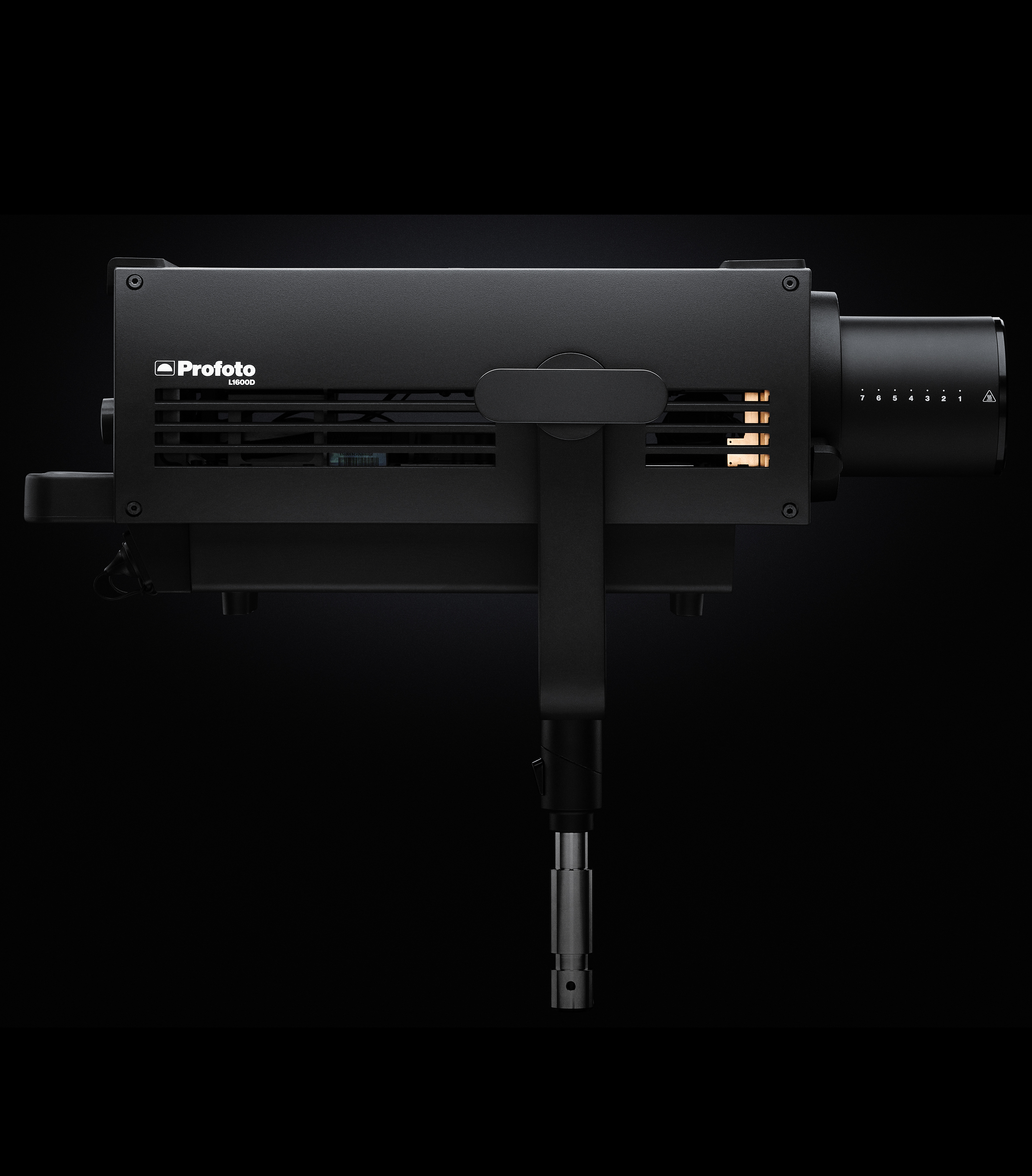 Profoto L1600D side view