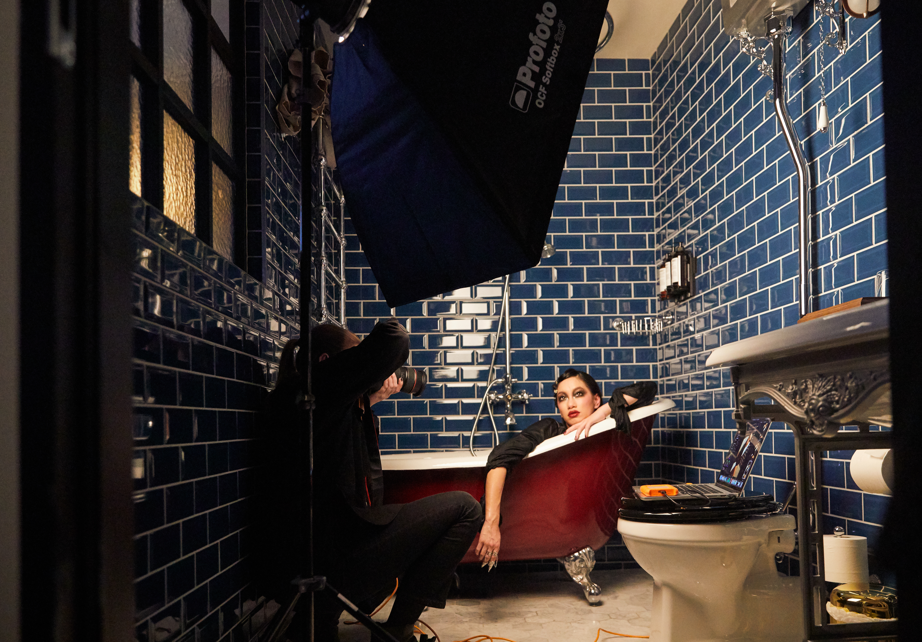 Profoto_EmilyDahlBTS_0 63_3840.jpg